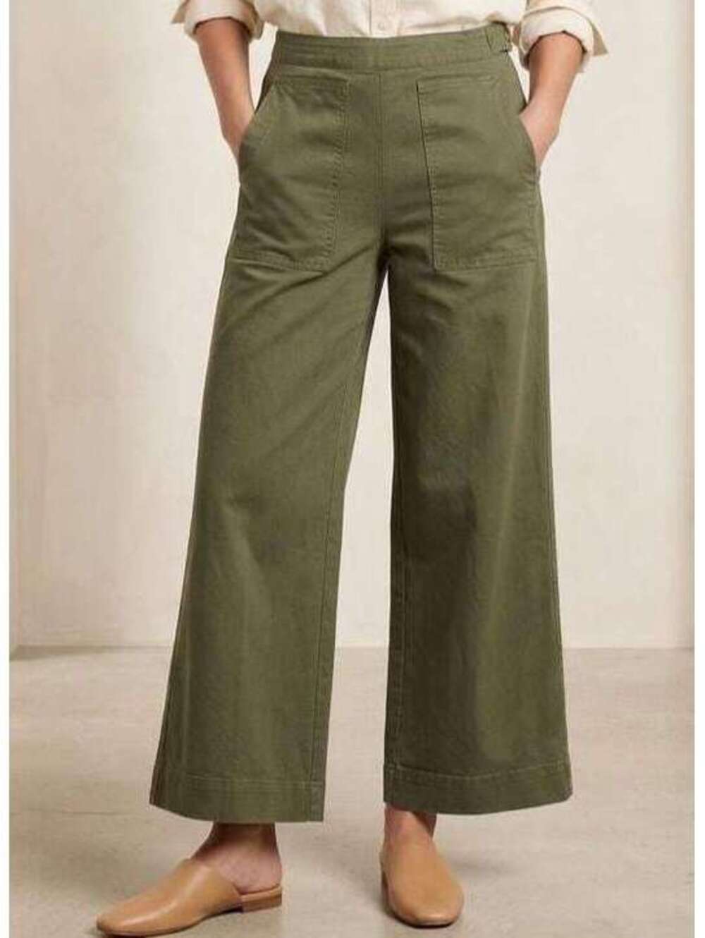 Women's olive green Prologue wide-leg pants, size 6, with back and side pockets.